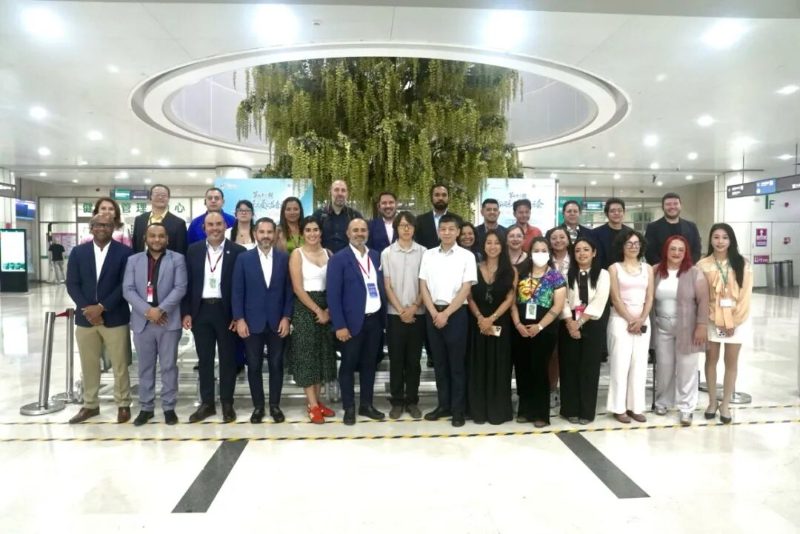 Healthcare leaders from ten South American countries on a smart-hospital visit in Shenzhen